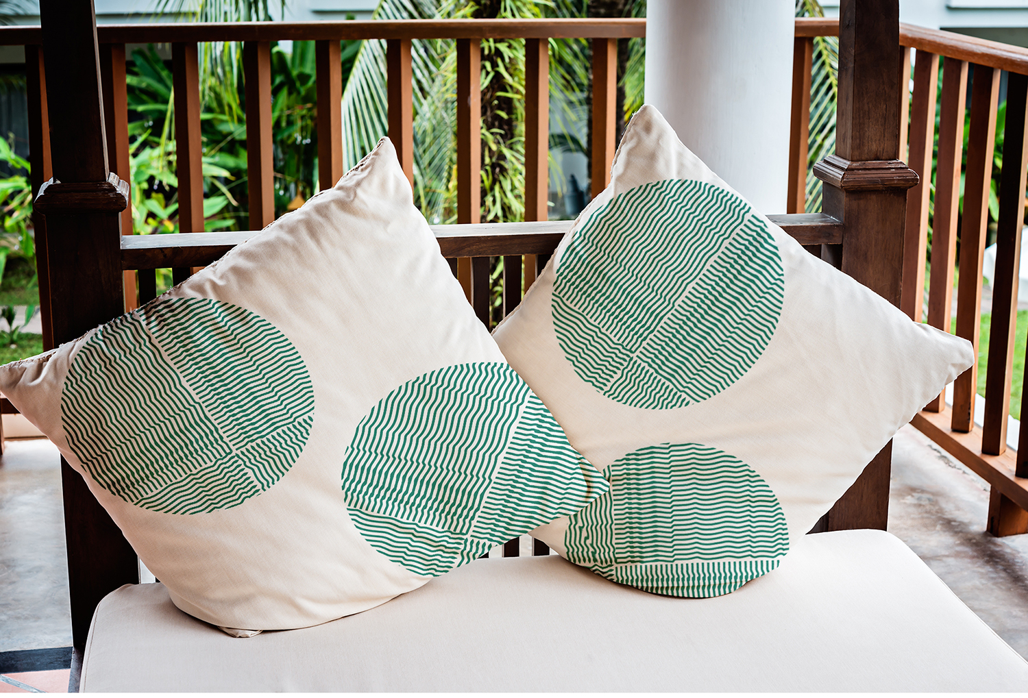 20" x 20" Simply Daisy Circles Indoor/Outdoor Pillow, Kelly Green Qty 1