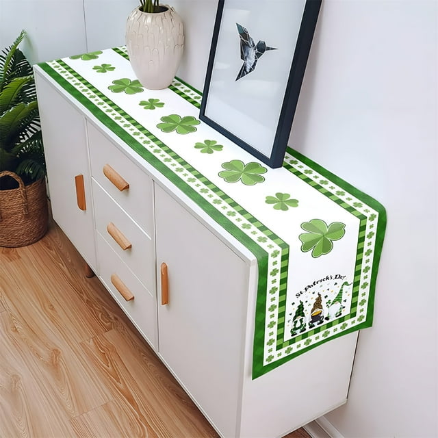 St Patricks Day Table Runner,St. Patricks'S Day Table Flag Irish Day Lucky Straw Truck Pattern Insulated Stain Resistants Tablecloth,1×Table Runner Clearance