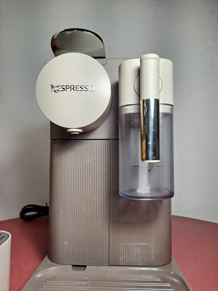 Nespresso Capsule Machine DELONGHI en 500.w Lattissima One 