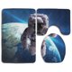 thumbnail image 1 of ABPHQTO Astronauta 3D Juego de alfombras de baño de 3 piezas Alfombra de baño Alfombra de contorno y tapa de inodoro, 1 of 2