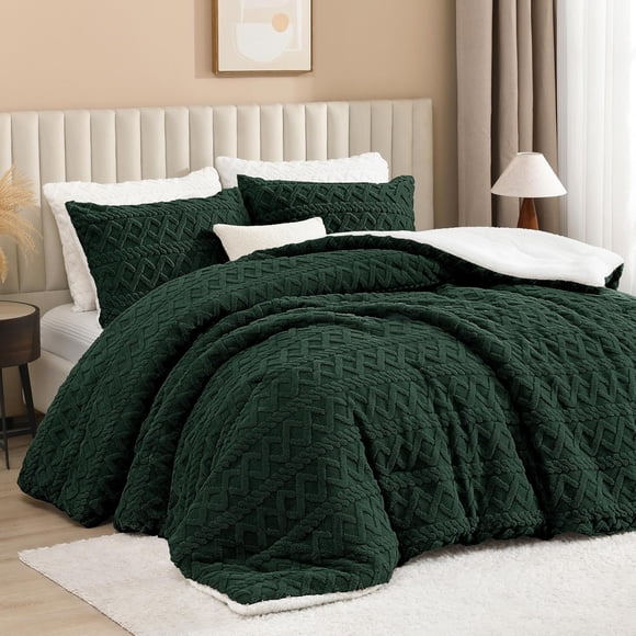 Fluffy Sherpa Queen Comforter Set Dark Green, Super Soft Emerald Green Fleece Warm Bedding for Winter, Luxury Jacquard Boho Fuzzy Plush Bed Set 3 Pieces(1 Shaggy Comforter, 2 Pillowcases)