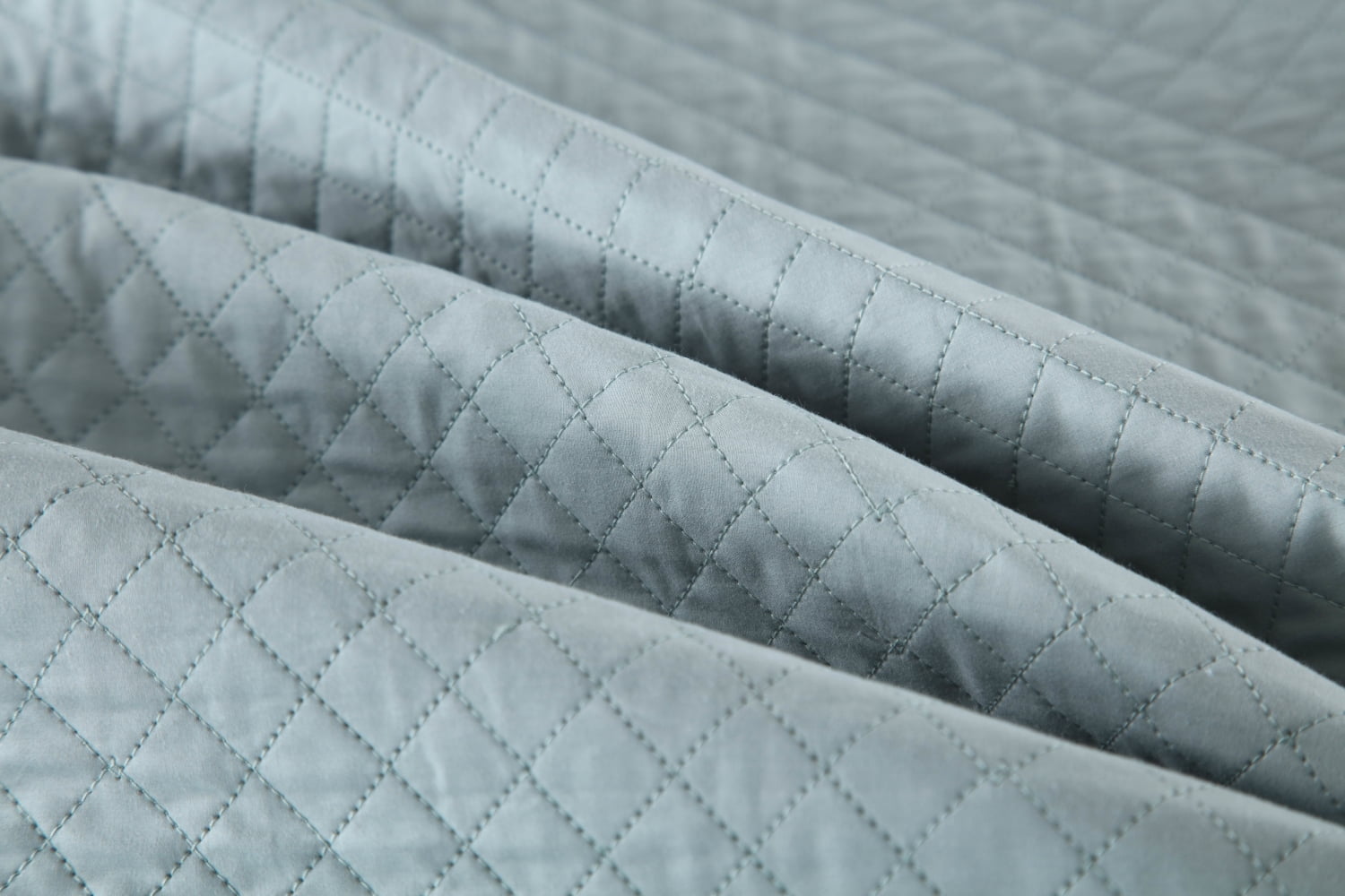 Cottonesque 100% Cotton Solid Diamond Quilt