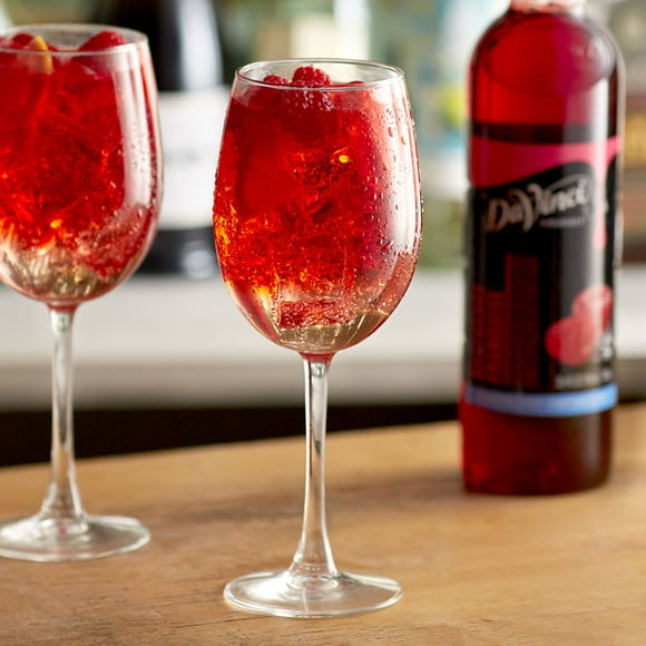 DaVinci Gourmet 750 mL Sugar Free Raspberry Flavoring / Fruit Syrup