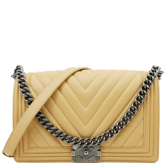 Pre-Owned Chanel Boy Flap Medium Chevron Calfskin Leather Chain Shoulder Bag Beige