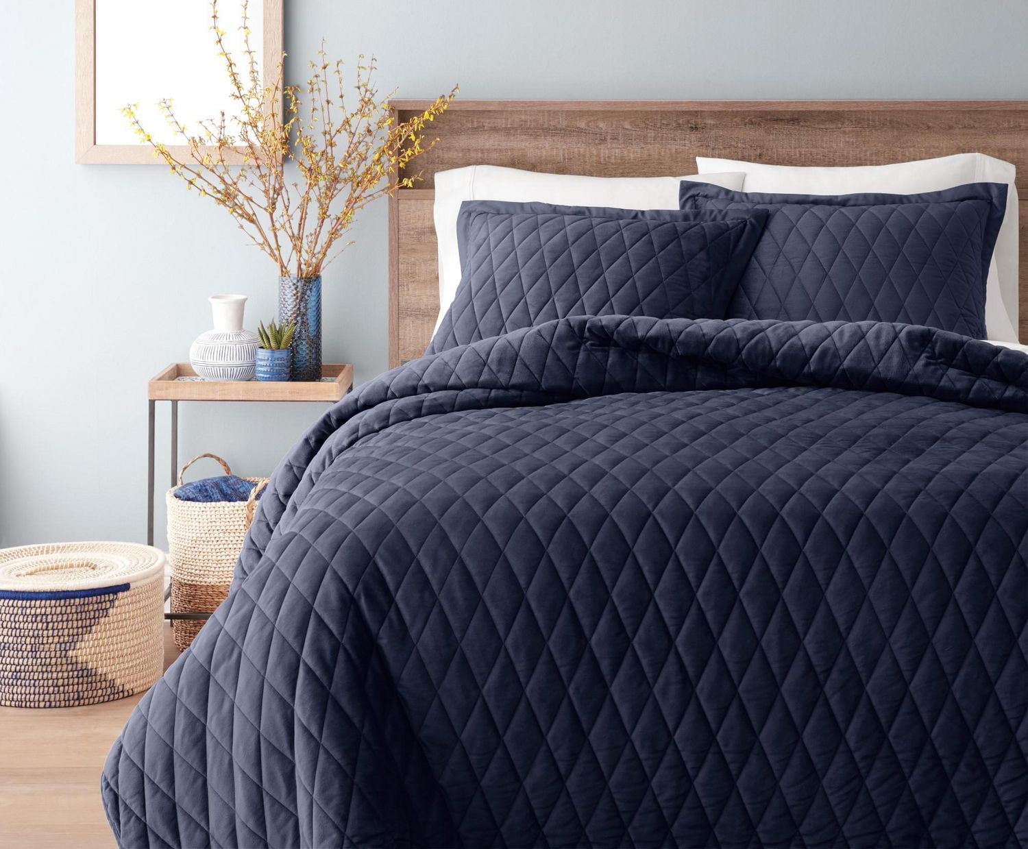 Home Trends 3 Piece Velvet Quilt Set
