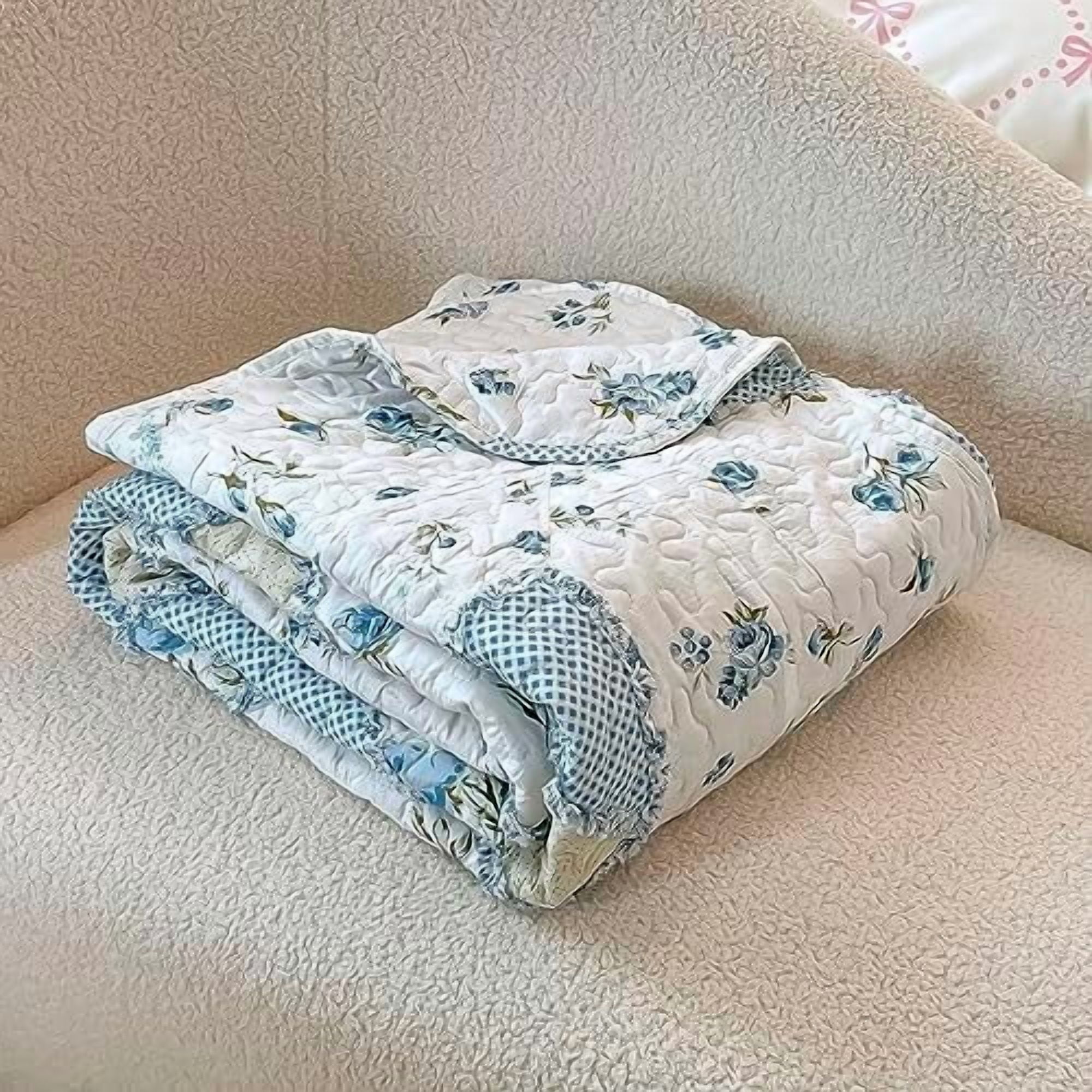 Twin Size Patchwork Quilt Throw Blanket for Couch Sofa Blue Vintage Floral Reversible Lightweight Quilted Bedspread Coverlets Flowers Quilt Soft Garden Comforter Bed Cover for Bed Home Decor