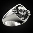 thumbnail image 4 of Anillo de calavera punk vintage (1 pieza, plateado), 4 of 4