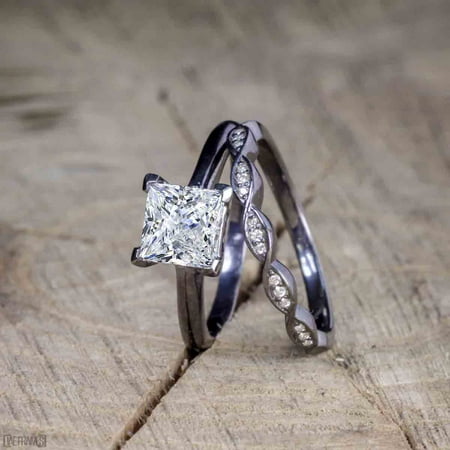 Beautiful 1 Carat Princess cut Moissanite Solitaire Engagement Ring for Women in Black Gold