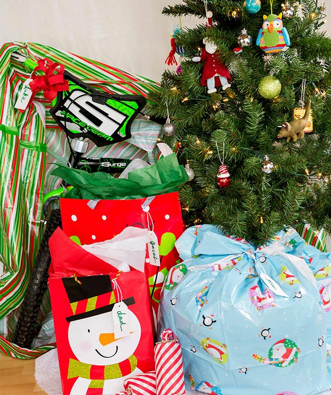 6 easy holiday gift wrapping ideas