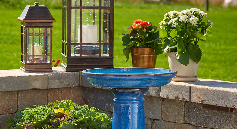 Patio & Outdoor Decor