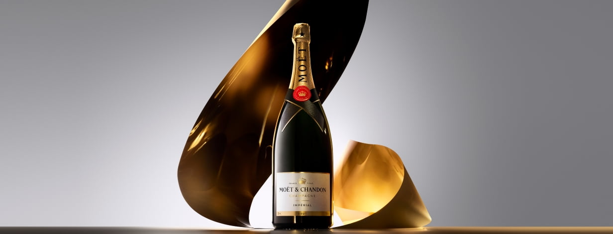 Moet & Chandon Champagne - NV (Lot 5341 - Fine WineSep 17