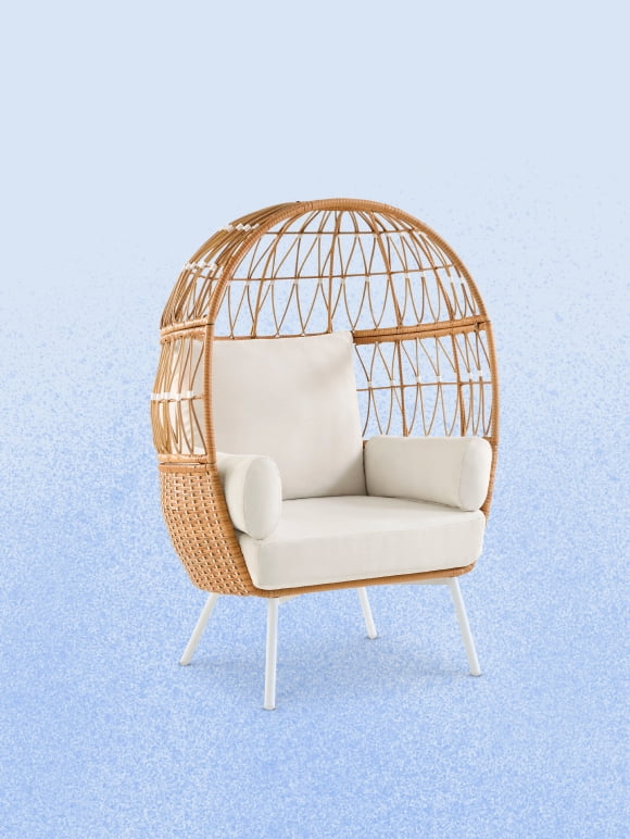 Save on trendy outdoor furniture