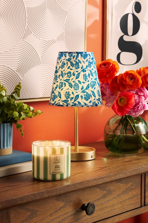 Warm & inviting decor
