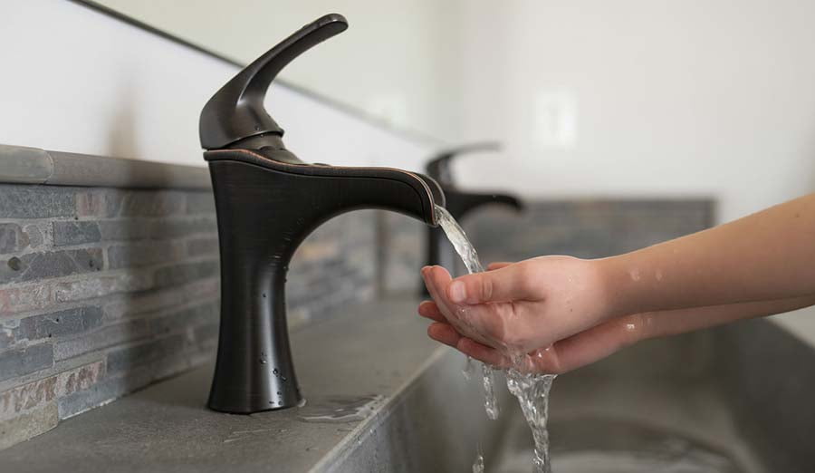 How To Choose A Bathroom Faucet That Will Snazz Up Your Sink