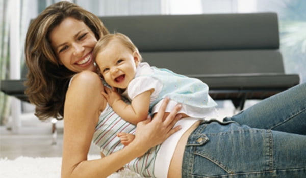 38277-157661_Resize_Article_Hero_n_Spanish_Baby_n_Ready_for_baby_clothes Mother and baby
