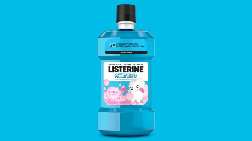 Listerine smart rinse product on a blue background.