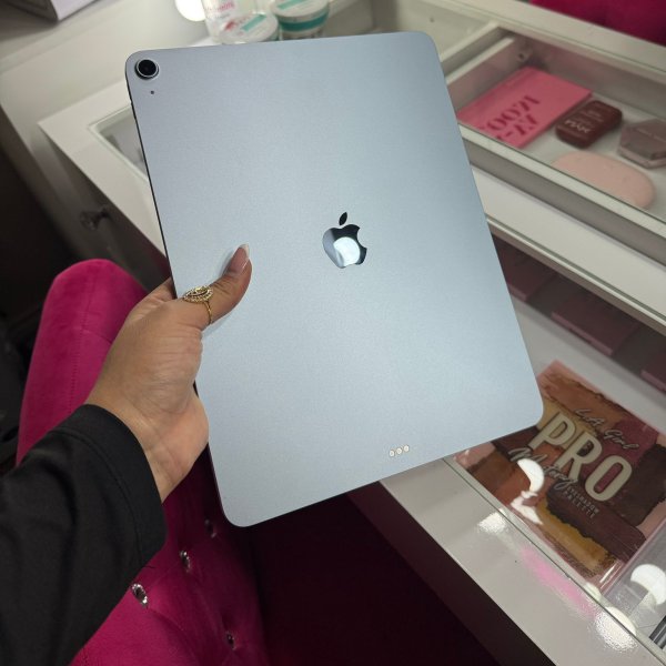 Photo from @_ashleyyxnicholee_ handle, with 1 product.