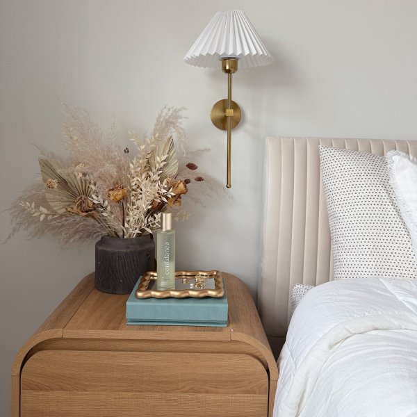 Photo from @thegirls.veld handle, with 2 products.