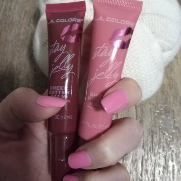 Photo from @bestfindsforyourlife handle, with 2 products.