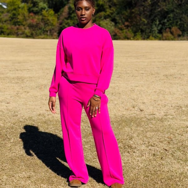 Photo from @anijahverse handle, with 2 products.