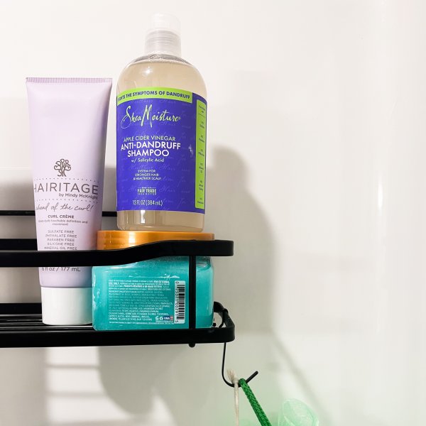 Photo from @Laurynpineapples handle, with 2 products.