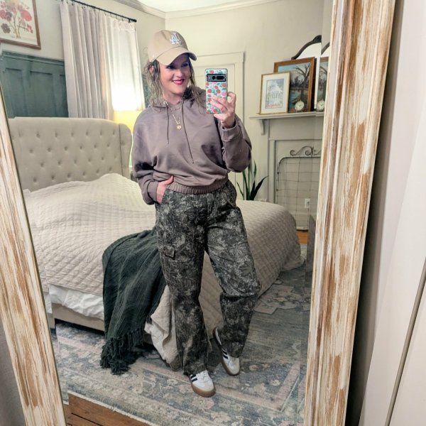 Photo from @steviemariestyle handle, with 3 products.