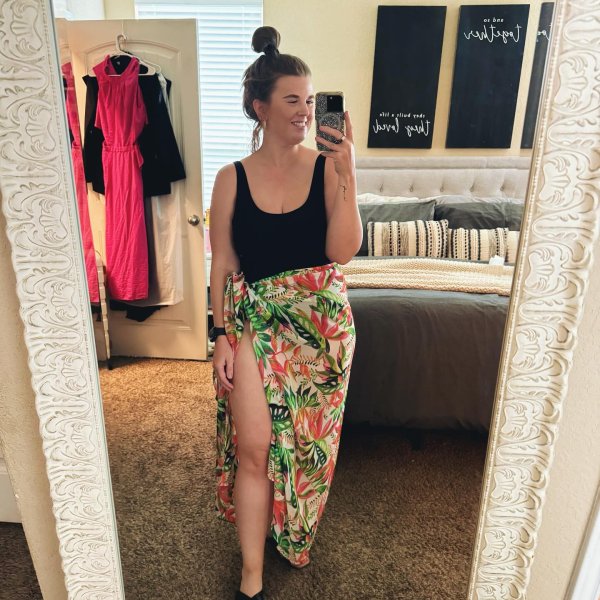 Photo from @brittvincent_ handle, with 1 product.