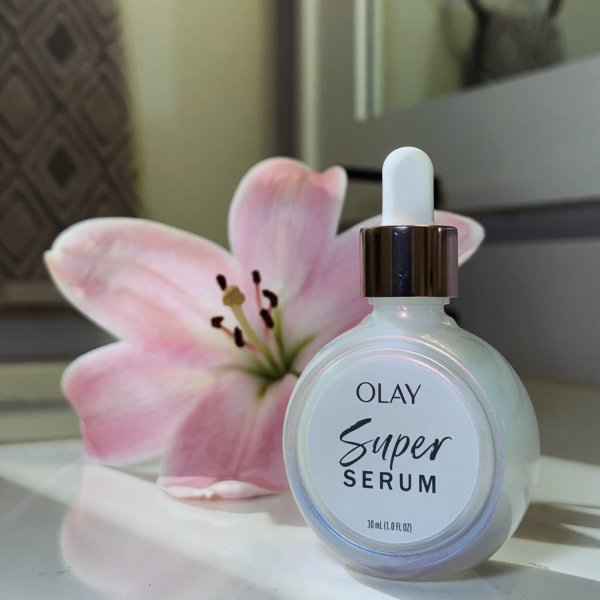 Photo from @dani.ellereviews handle, with 1 product.