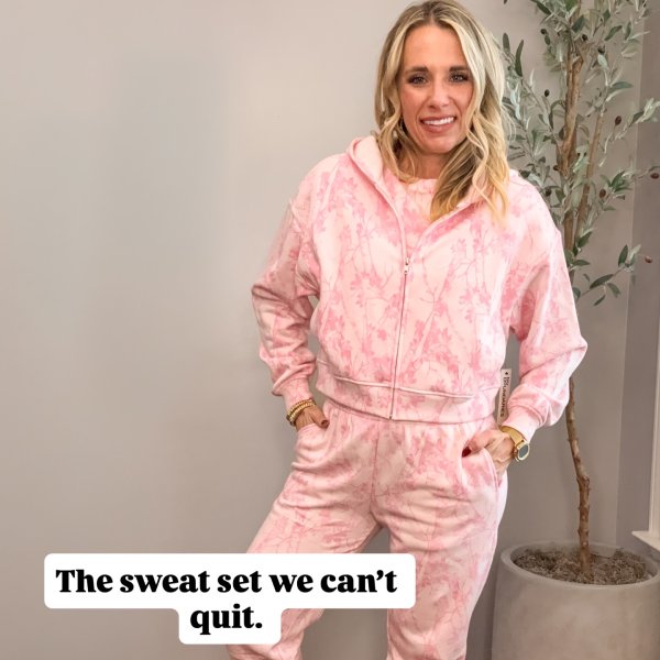 Photo from @thewalguide handle, with 2 products.