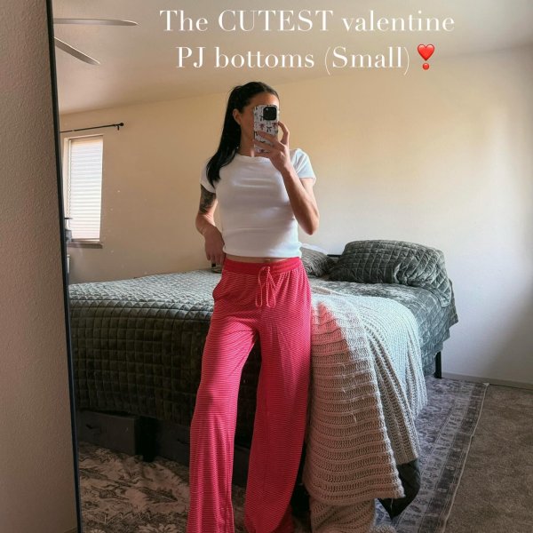 Photo from @modernmamafinds_withtay handle, with 2 products.