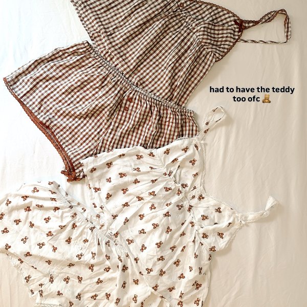 Photo from @kyndallwearswhat handle, with 2 products.