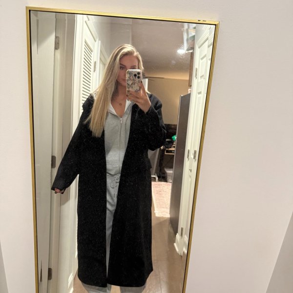 Photo from @autumncollette_ handle, with 1 product.