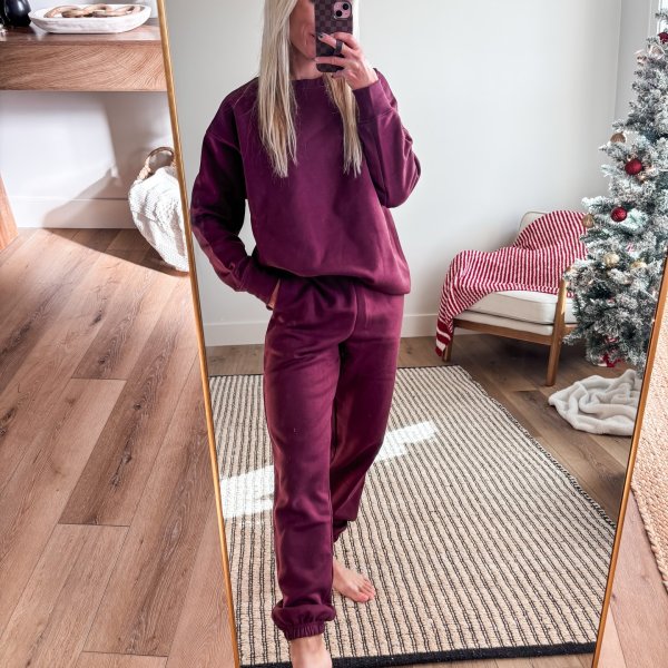 Photo from @who.what.wear.ut handle, with 2 products.