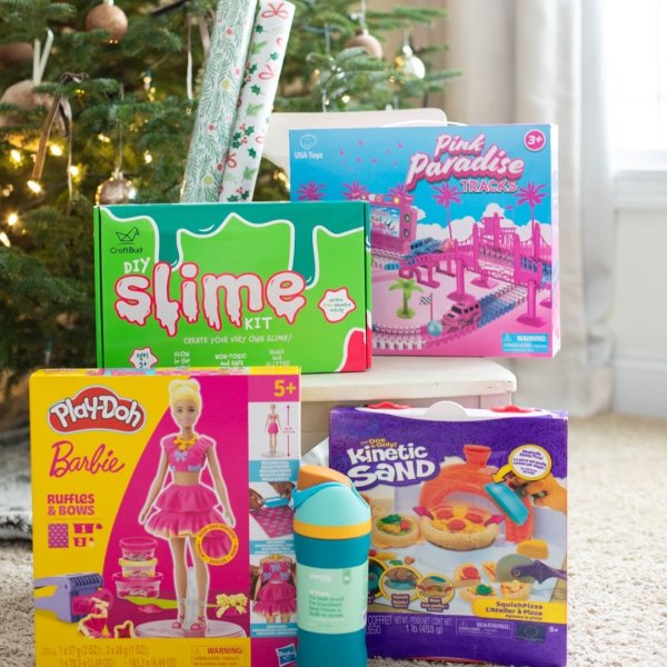 Photo from @livinginyellow handle, with 3 products.