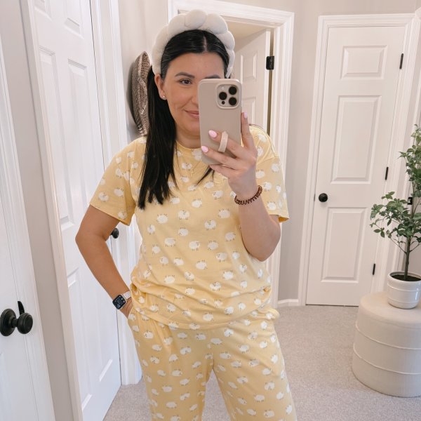 Photo from @hollylikestoshop handle, with 1 product.