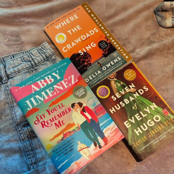 Photo from @kindleandcoffeemama handle, with 1 product.