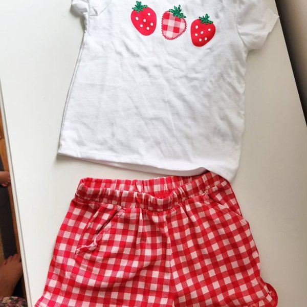 Photo from @thestylednestco handle, with 2 products.