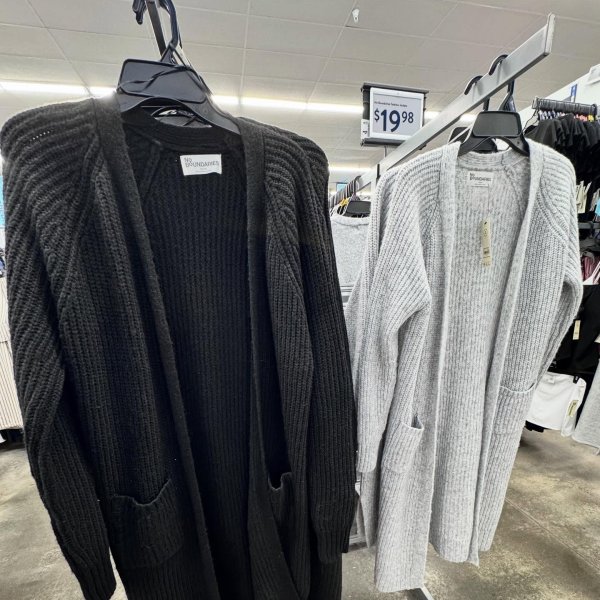 Photo from @retailfavs handle, with 1 product.