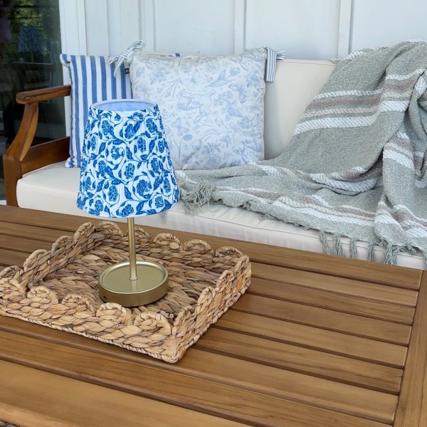 Photo from @mel.amartinez handle, with 3 products.