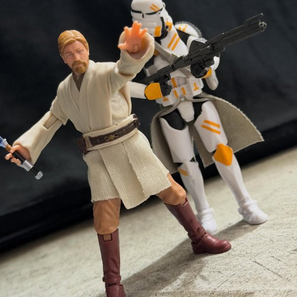 Photo from @vaultoffigures_ handle, with 1 product.