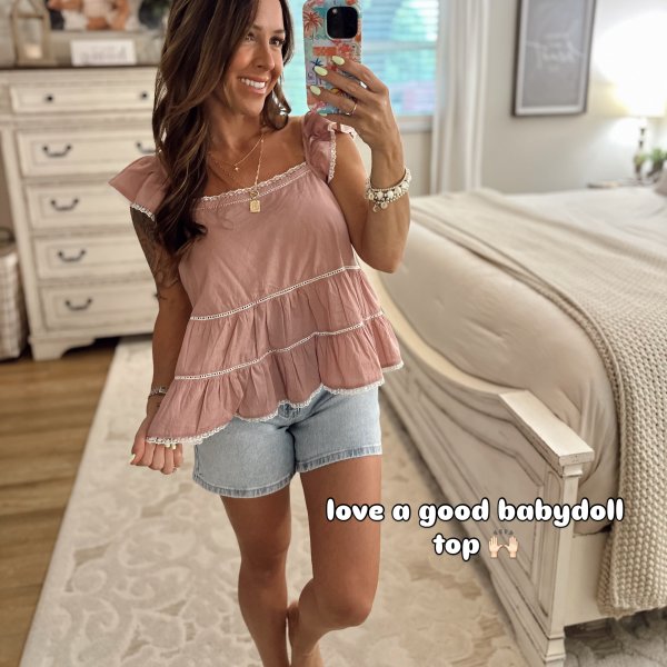 Photo from @hannasampson_ handle, with 2 products.