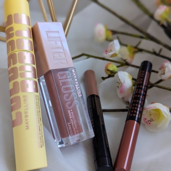 Photo from @krizz_reviews handle, with 2 products.