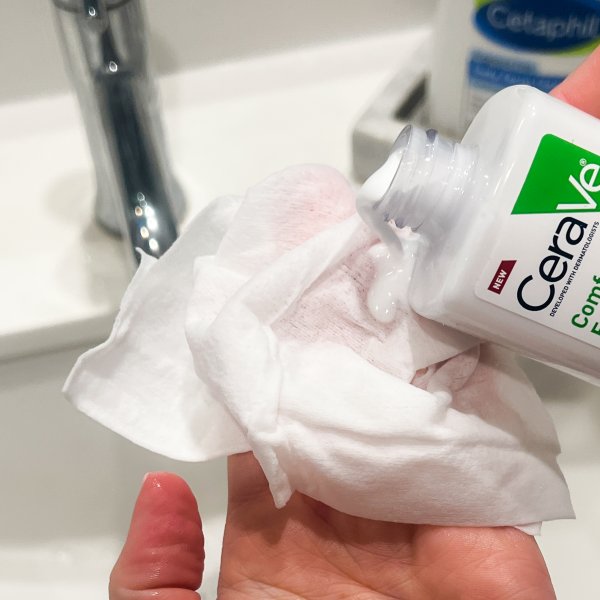 e.l.f. Makeup Remover Wipes 20 ct - Pack of 2 - Gentle Cleansing for Skin | Buy Now with Express International Delivery