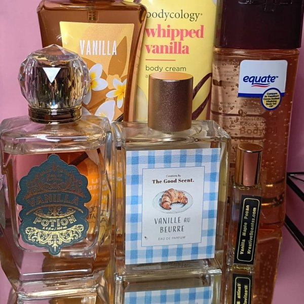 Photo from @kreativescents handle, with 3 products.