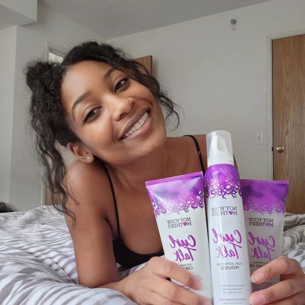 Photo from @kiaraacrawford handle, with 3 products.