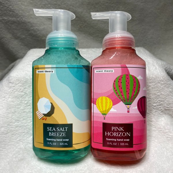 Photo from @nerdy___katie handle, with 2 products.