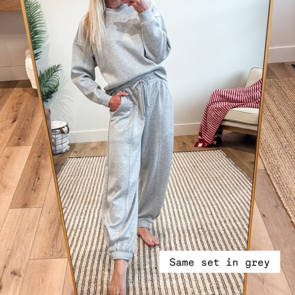 Photo from @who.what.wear.ut handle, with 2 products.