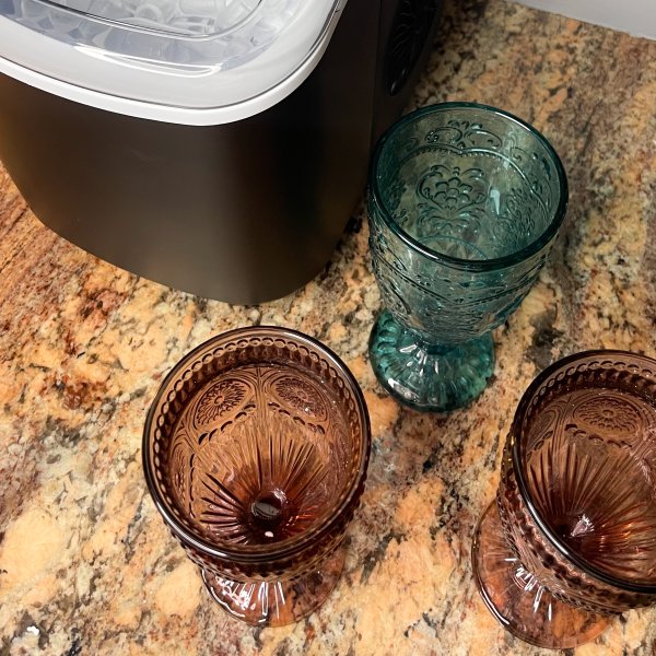 NewAir AI100R 28 lb. Portable Ice Maker