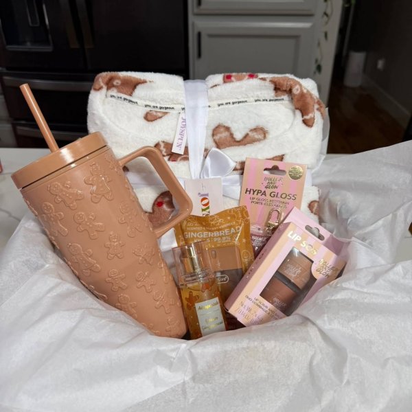 Photo from @southgeorgiamama4 handle, with 3 products.