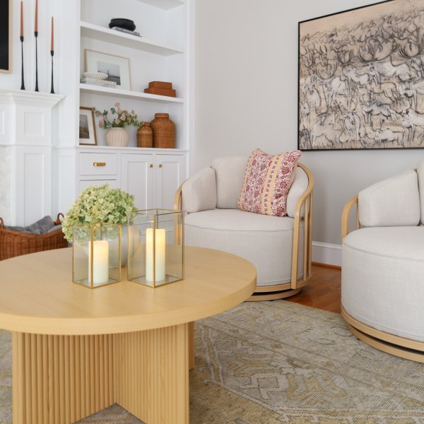 Photo from @stefanasilber handle, with 2 products.